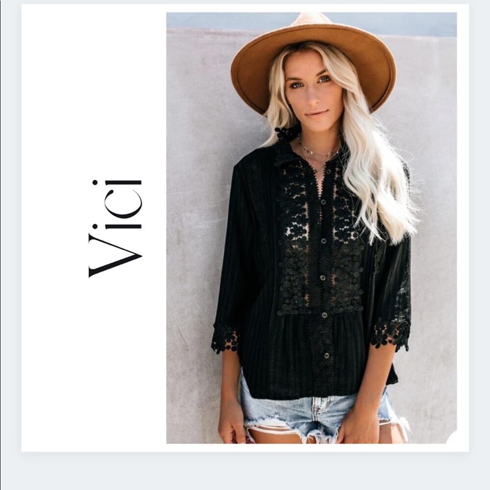 NWOT Sweet Mary Crochet Lace Top Size Medium From VICI
